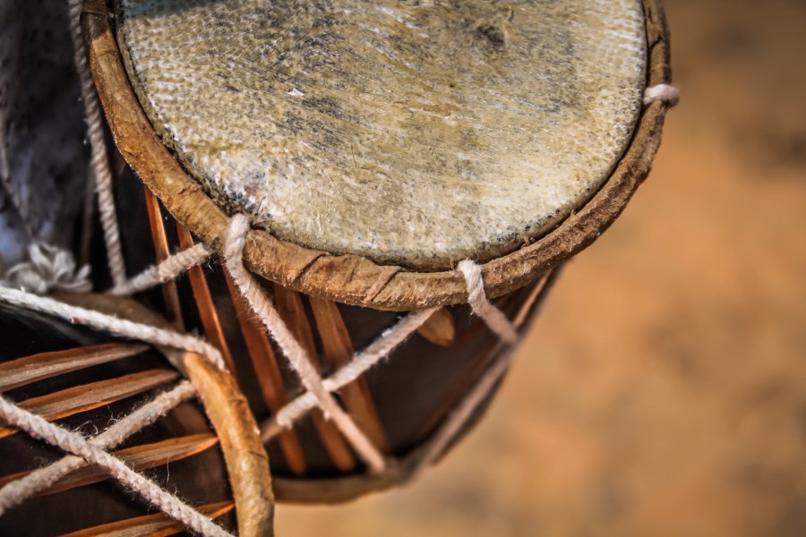 Quelles sont les caractéristiques des instruments de musique africains ?